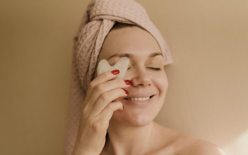 Gua sha: vodič za početnice u drevnoj metodi njege kože