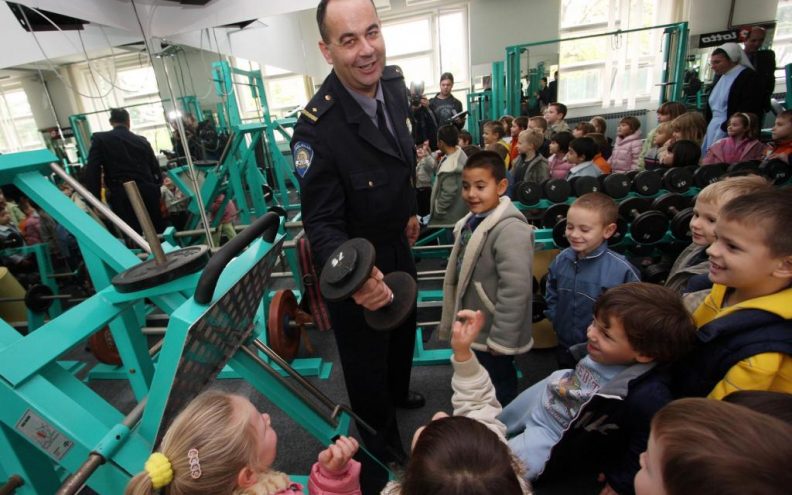 Djeca “Blagovijesti” s policajcima