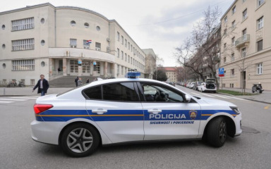 Policija pronašla mladića koji je upao u zagrebačku gimnaziju, bio je naoružan mačetom