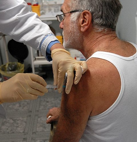 Prije cijepljenja ljudi se žele informirati o cjepivu