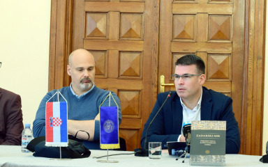 Zadarski mir filmska je priča o sukobu dviju imperijalnih sila na ovom prostoru