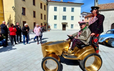 VIDEO Letovci predstavili svoj zlatni električni traktor