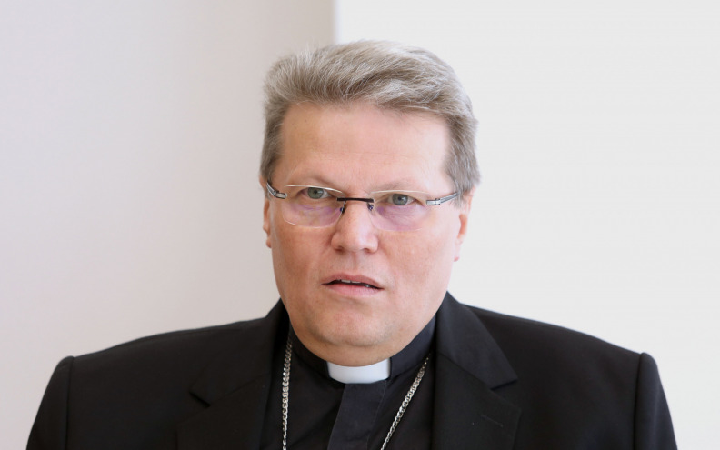 Nadbiskup Hranić: Ispričavam se žrtvama svećenika Rajčevca