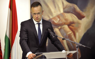 Szijarto: Zelenskij ne može suditi ponaša li se Mađarska primjereno članici NATO-a