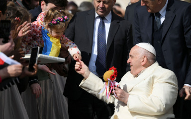 Papa Franjo s mladima o Tinderu, LGBT populaciji, seksualnom zlostavljanju