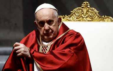 Papa Franjo kaže da mu je “puno bolje”, no glas mu je i dalje slabašan