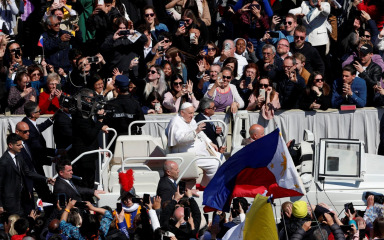 Papa Franjo pozvao na kraj rata u Ukrajini i svih sukoba u svijetu