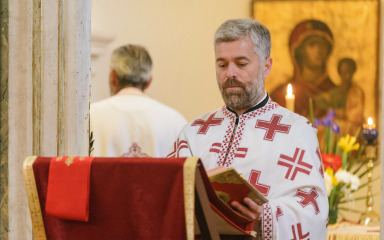 [FOTO] U Zadru proslavljen pravoslavni Uskrs: “Apeliramo da se obustavi nasilje nad srpskim jezikom”