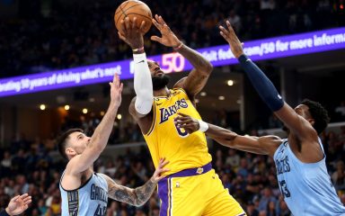 LA Lakersi sjajnom utakmicom slomili Grizzliese i izborili plasman u konferencijsko polufinale