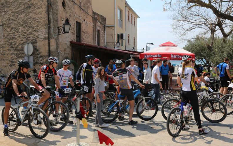Vranski krajolik fascinirao 150 biciklista