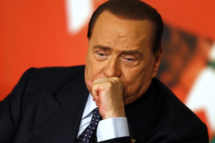 Berlusconi i na pogrebu dijeli Italiju