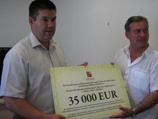 Gosti iz Češke školi u Salima darovali 35 tisuća eura