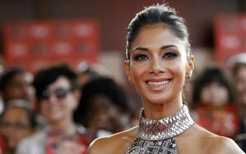 Nicole Scherzinger oduševila obožavatelje u sićušnom bikiniju dok je plesala na plaži