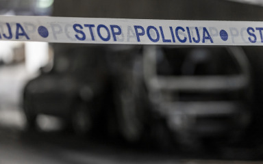 U Splitu izgorjelo vozilo, oštećena još četiri vozila