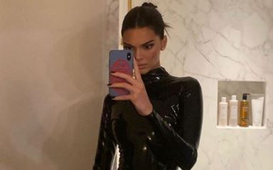Kendall Jenner objavila fotku u ‘bezobraznoj’ prozirnoj haljini
