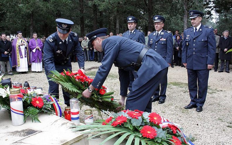 Dostojanstveno sjećanje na branitelje poginule u Škabrnji