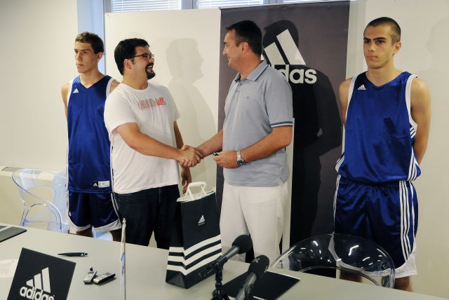 Košarkaši Zadra u Adidasovim dresovima