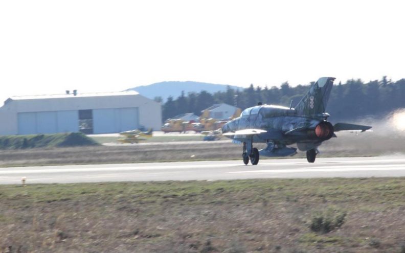 Borbeni piloti završili obučne letove na avionima MiG-21