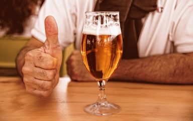 Ispijanje piva čini vas sretnijima i zdravijima!