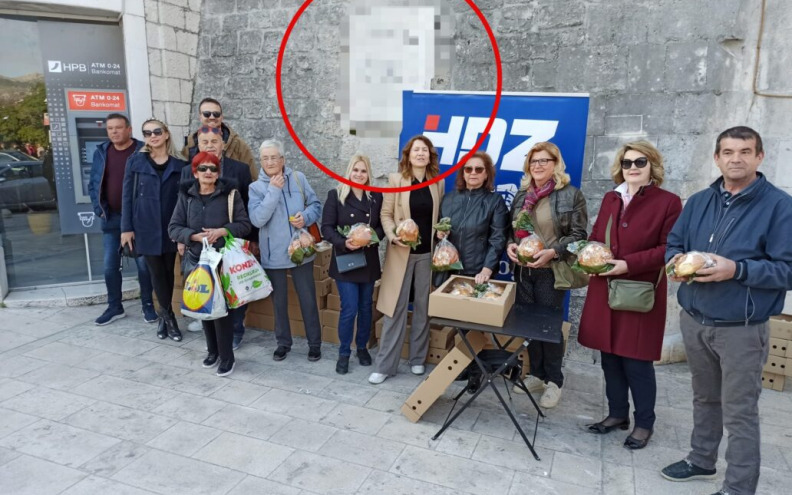 HDZ na službenim fotografijama zamutio ploču kojom se slavi oslobođenje Trogira od fašista