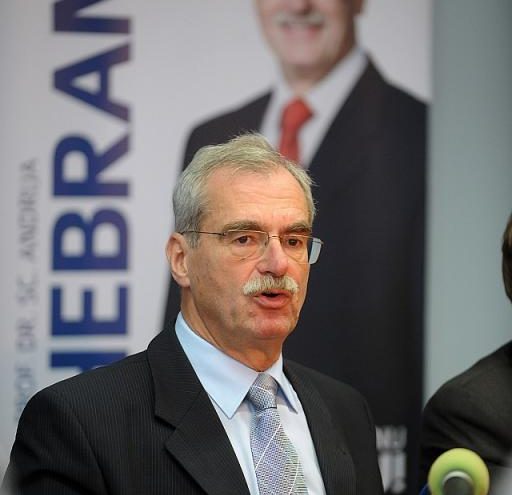 Hebrang optužio predsjednika Josipovića da radi protiv Vlade