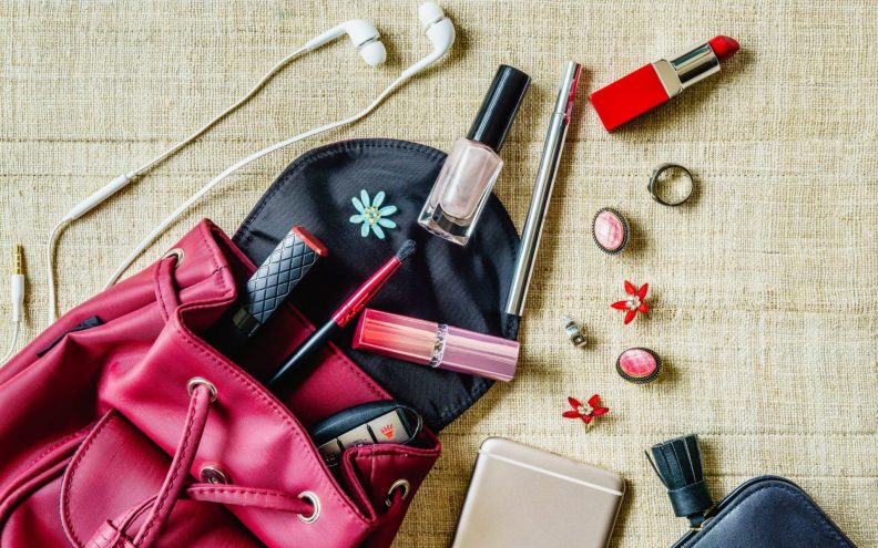 8 korisnih stvari koje bi bilo zgodno uvijek imati u torbici