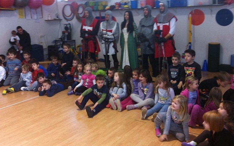 Djeca i gosti ponijeli se viteški