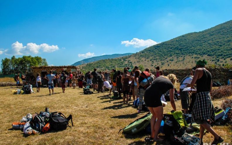 “Čudesni festival” u šumu kraj Deringaja doveo 5.000 ljubitelja trancea i ekologije