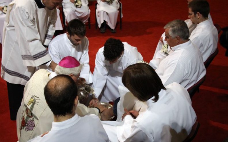Nuncij oprao noge dvanaestorici predstavnika župa