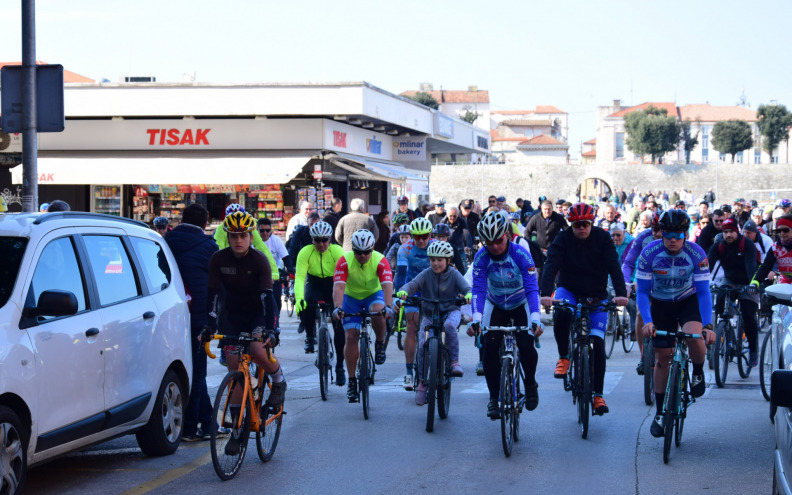 Na Uskršnjoj biciklijadi Zadar - Vir startalo čak 400 sudionika