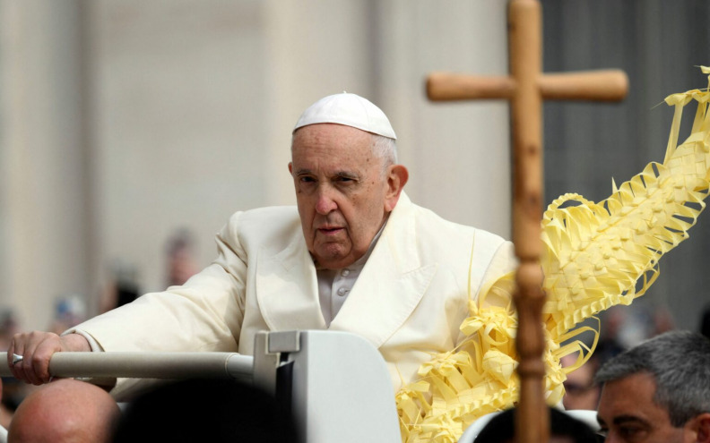 Papa Franjo vodio misu na Cvjetnicu nakon što je u subotu otpušten iz bolnice