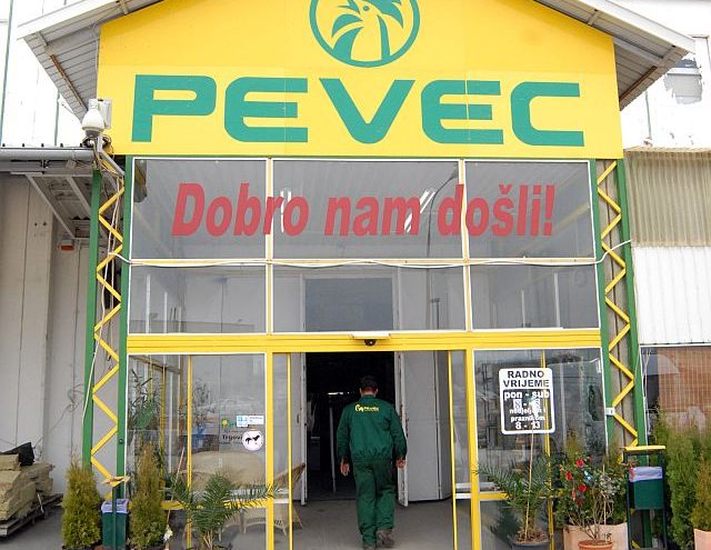 Počela isplata radnicima Peveca