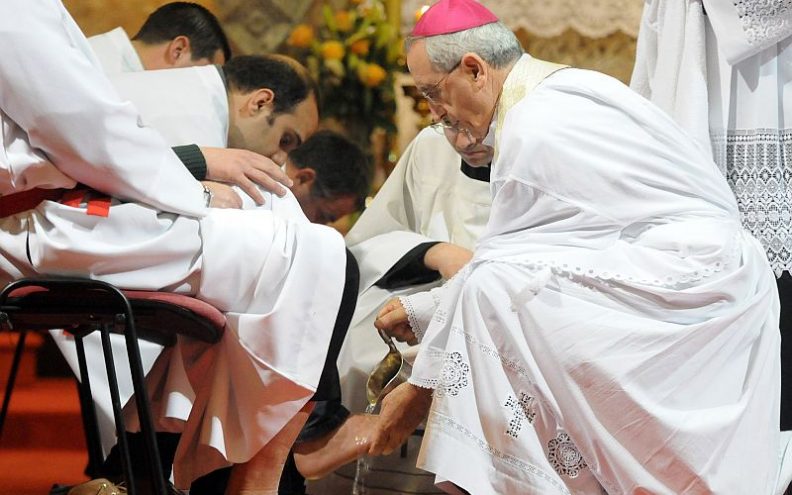 Zadarski nadbiskup oprao noge predstavnicima zadarskih župa