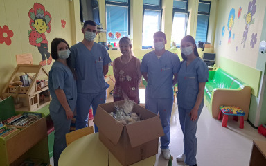 [FOTO] Hvalevrijedna akcija: Donacija igračaka i slikovnica Odjelu pedijatrije zadarske Opće bolnice