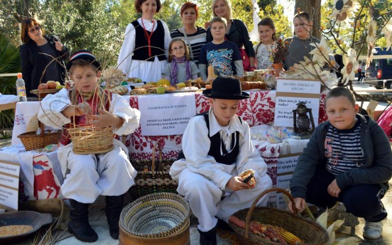 Pet stotina izlagača iz cijele Hrvatske na svečanosti Dana kruha u Starigradu