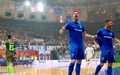 Futsal Dinamo pred rasprodanom dvoranom KC Dražen Petrović osvojio svoj prvi naslov prvaka