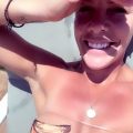 Pjevačica Pink zapalila Instagram poziravši gola u prirodi