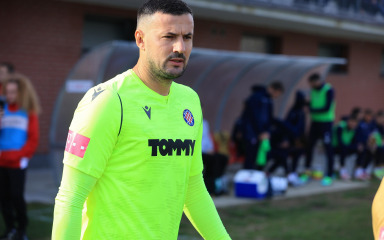 Danijel Subašić u suzama se oprostio od nogometa uz ovacije cijelog Poljuda