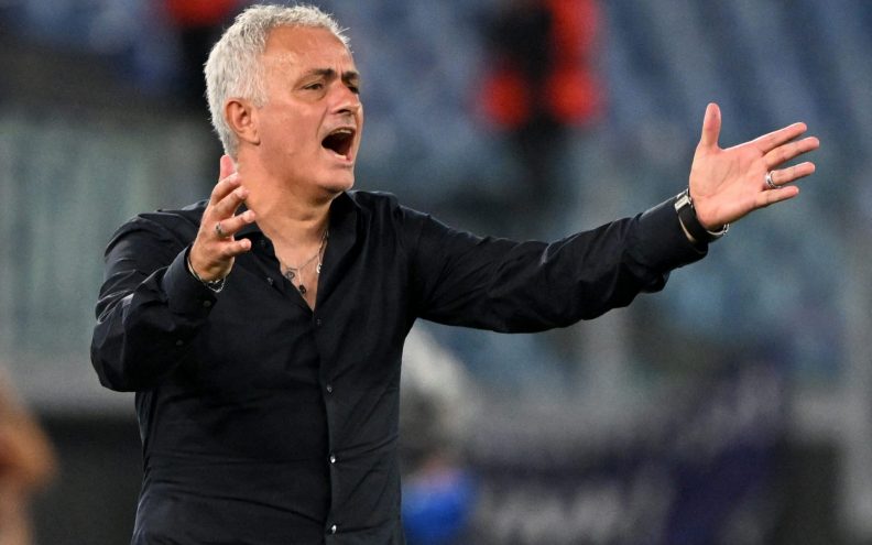 Jose Mourinho odbacio medijske špekulacije da je blizu preuzimanja PSG-a
