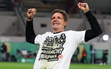 Hrvoje Smolčić ostaje bez trenera istekom sezone, vodstvo Eintrachta priopćilo da odlazi trofejni stručnjak