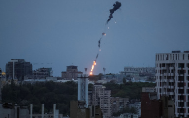 Zračna uzbuna u Kijevu, oboren najmanje jedan dron