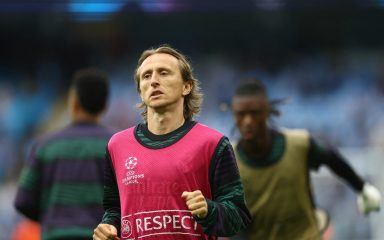 Velika anketa pokazala da Luka Modrić  zaslužuje novi ugovor s Real Madridom unatoč porazu u Manchesteru