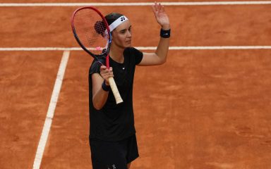 Jelena Ribakina i Anhelina Kalinina izborile su finale turnira u Rimu, kiša prekida polufinale