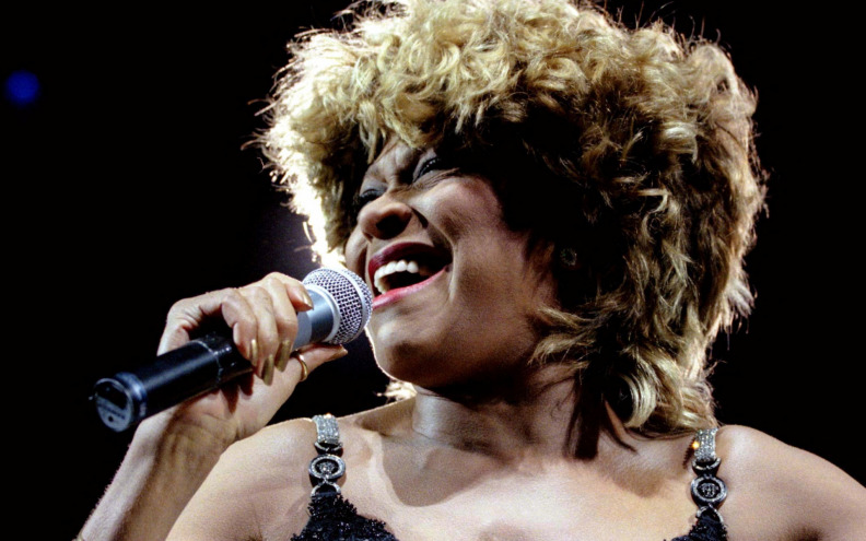 Umrla kraljica rock'n'rolla Tina Turner