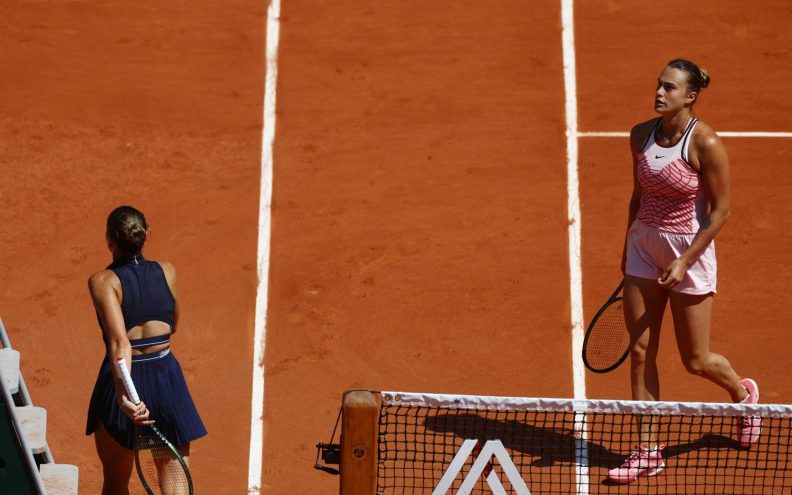 Ukrajinka Marta Kostjuk se odbila rukovati s Arinom Sabalenkom nakon poraza u prvom kolu Roland Garrosa