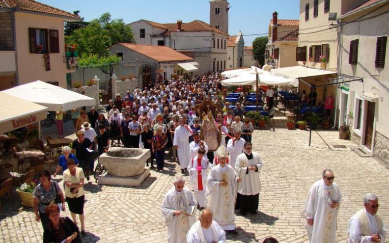 U Ninu proslavljena Gospa od Zečeva