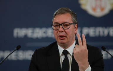 Ponovno incidenti na sjeveru Kosova, Vučić zapovjedio punu spremnost vojske