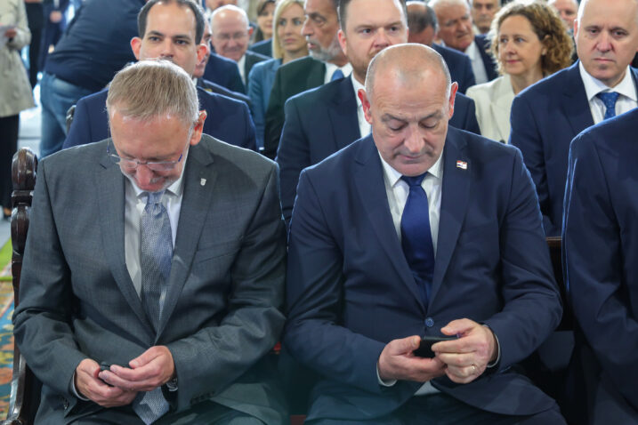 Božinović objavio da Hrvatska uvodi sustav za uzbunjivanje na mobitelu