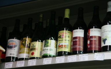 Makarska prva u Hrvatskoj uvela ograničenje prodaje alkohola u trgovinama
