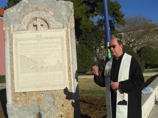 Spomen ploča o stradanju Biograda u ratu